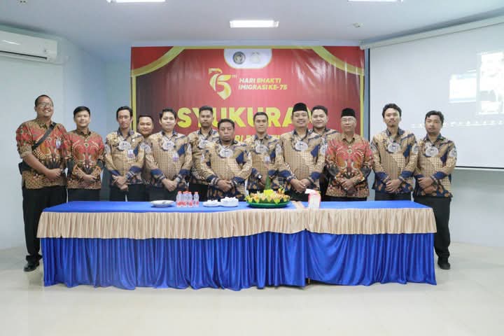 Peringati HBI Ke-75 Kantor Imigrasi Kelas II Non TPI Bima Gelar Syukuran