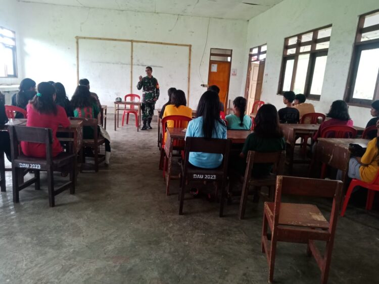 Babinsa Koramil 05/Waingapu Sosialisasi Rekrutmen TNI AD Di SMK 08 Kambata Babinsa Koramil 05/Waingapu Sosialisasi Rekrutmen TNI AD Di SMK 08 Kambata