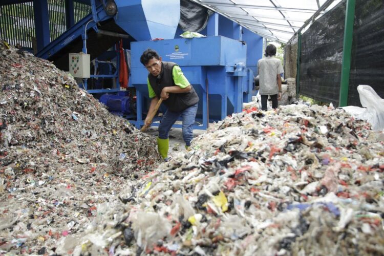 TPST Nyengseret: Inovasi Pemilahan Sampah Tekan 16,5 Ton Sampah ke TPA