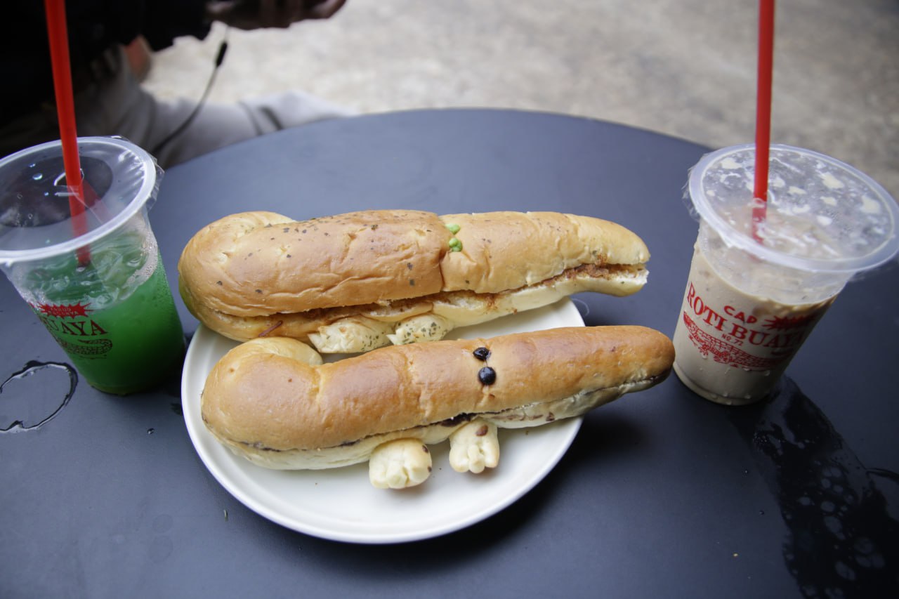 Buaya Yang Setia, Ya! Cap Roti Buaya