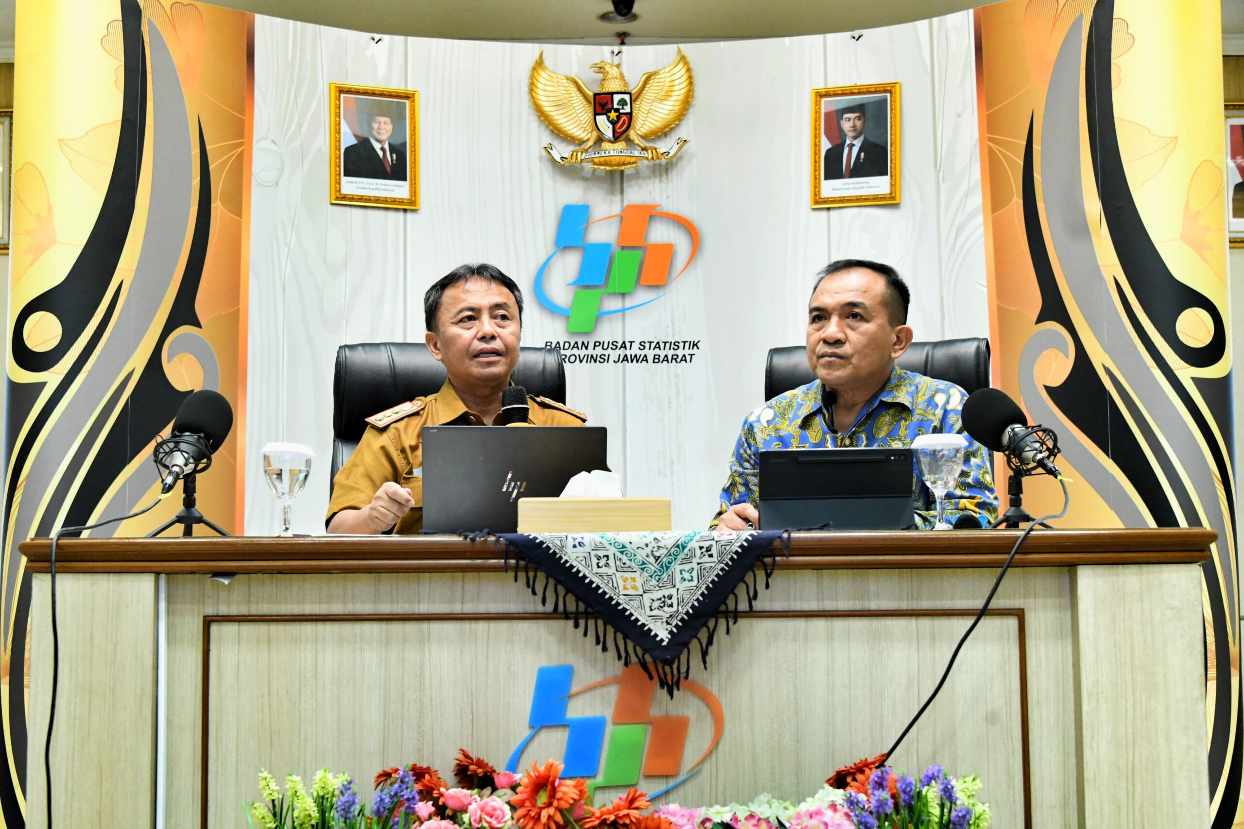 Caption: Sekretaris Daerah Provinsi Jawa Barat Herman Suryatman menghadiri penyampaian Rilis Berita Resmi Statistik Badan Pusat Statistik Jabar di aula kantor BPS Provinsi Jawa Barat di Kota Bandung, Senin (3/2/2025).(Foto: Biro Adpim Jabar)