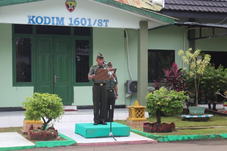 Pimpin Upacara Bendera Hari Senin, Kasdim Ingatkan Anggota Disiplin Dalam Menjalankan Tugas