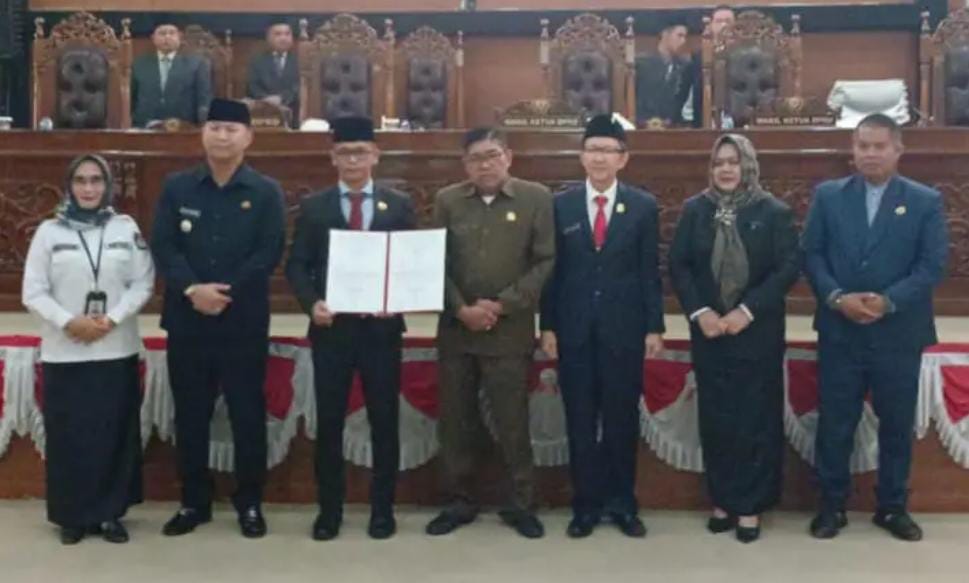 DPRD Kabupaten Muara Enim Gelar Rapat Paripurna, Tetapkan Pasangan Bupati dan Wakil Bupati Terpilih 2025-2030