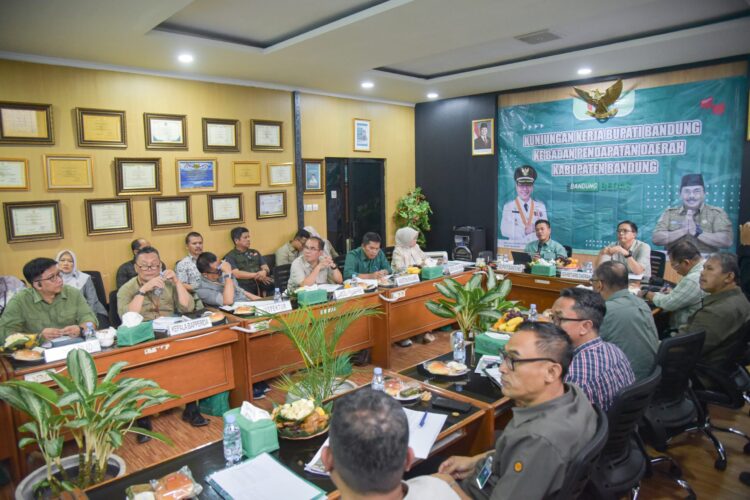 Bupati Bandung Dadang Supriatna Evaluasi Kinerja OPD