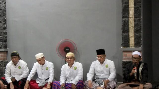 Peguyuban Pasundan Gelar Doa Bersama Malam Nisfu Sya'ban Di Musholah Kodim 1608/Bima