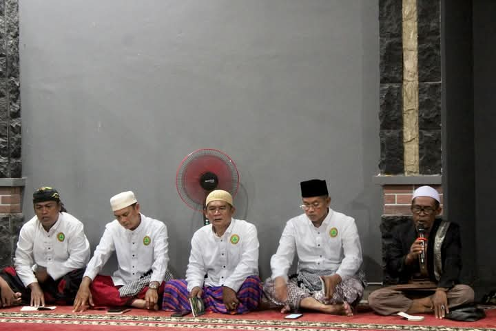 Peguyuban Pasundan Gelar Doa Bersama Malam Nisfu Sya'ban Di Musholah Kodim 1608/Bima