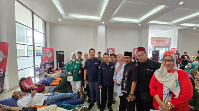 Fahira Idris dan Bang Japar Dapat Apresiasi Tertinggi dari Ketua PMI DKI Jakarta atas Rutin Adakan Donor Darah Mandiri di Jakarta