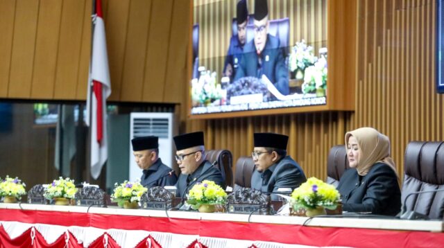 Usulan Raperda Pajak dan Retribusi Daerah, Pj Wali Kota Bandung Sampaikan Jawaban Atas Pandangan Fraksi