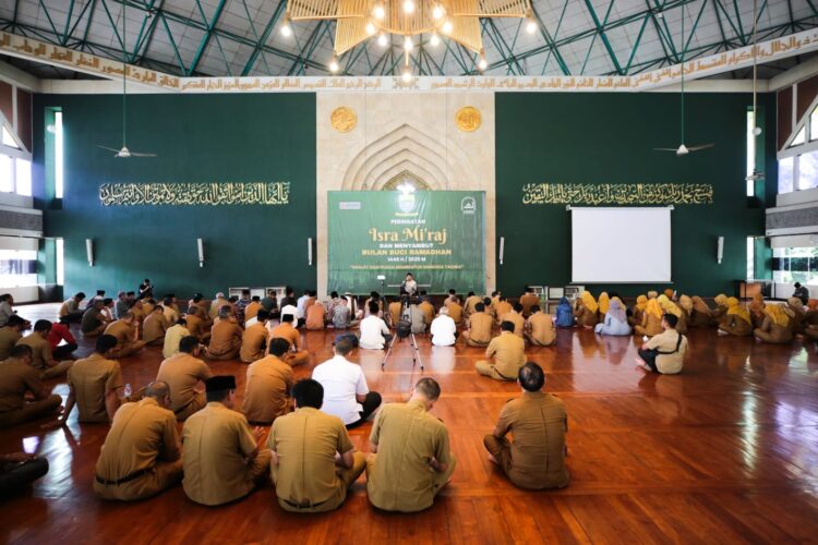 Peringati Isra Miraj : Salat dan Puasa Membentuk Manusia Taqwa