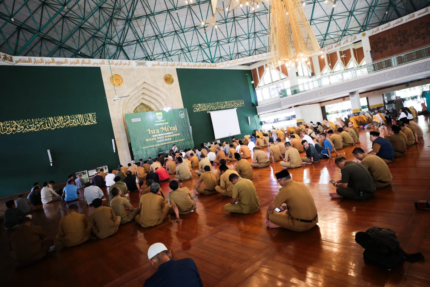 Peringati Isra Miraj : Salat dan Puasa Membentuk Manusia Taqwa