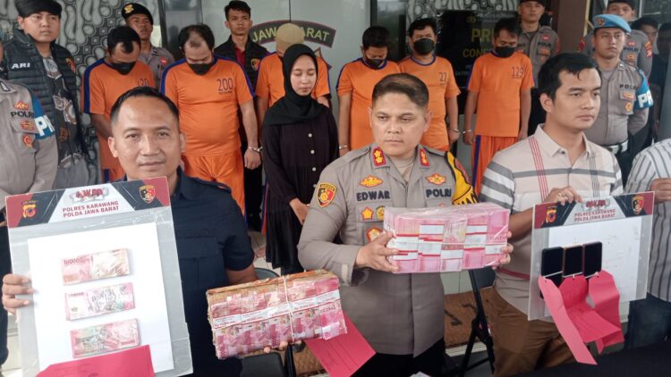 Gelar Konferensi Pers, Polres Karawang Berhasil Ungkap Kasus Penipuan Uang Palsu