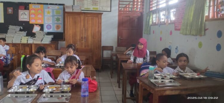 UPTD SDI Bertingkat Kelapa Lima 3 Apresiasi Program Makanan Bergizi Gratis