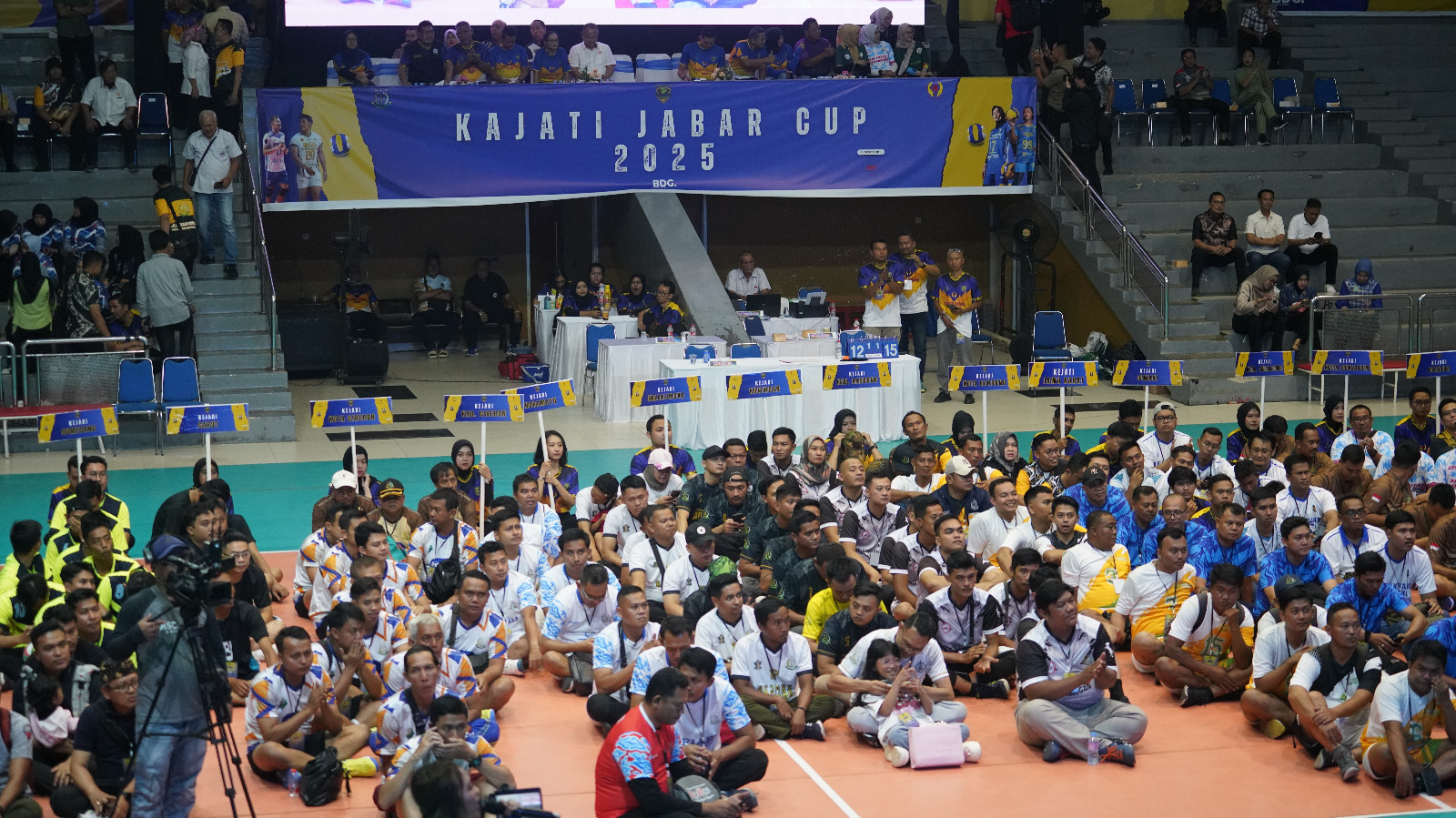 Kajati Jabar Resmi Membuka Turnamen Voli Kajati Jabar Cup 2025