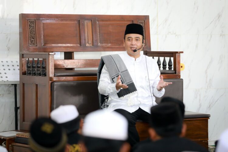 Wakil Wali Kota Bandung Erwin Berikan Pembekalan Life Skill kepada Santri Pondok Pesantren Se-Kota Bandung