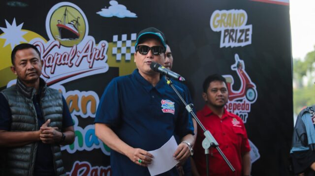 Wakil Wali Kota Bandung Erwin Ajak Warga Jaga Kebugaran Lewat Jalan Sehat di Festival Radio Cakra