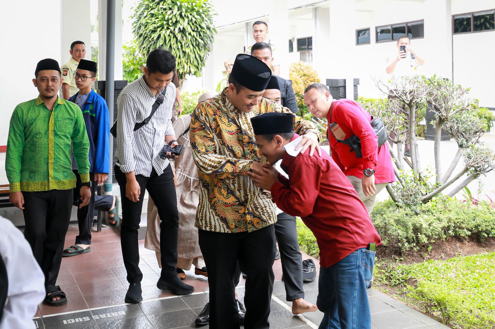Kang Erwin Berikan Tausiah