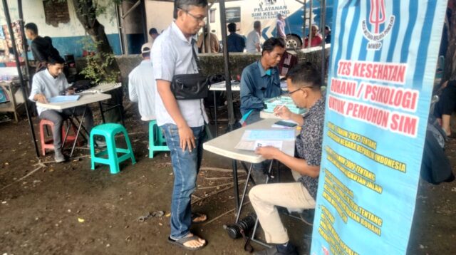 Gerai Pelayanan SIM Keliling Satlantas Polres Karawang Hadirkan Kemudahan