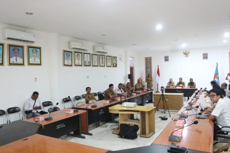 Wakili Dandim, Kasdim 1601/Sumba Timur Hadiri Rapat Koordinasi Pengendalian Inflasi Tahun 2025 Wakili Dandim, Kasdim 1601/Sumba Timur Hadiri Rapat Koordinasi Pengendalian Inflasi Tahun 2025