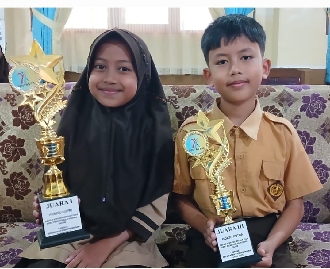 Ika Rosaika, S.Pd.I., M.Pd. Merasa Bangga Tiga Anak Didiknya Meraih Juara O2SN Tingkat Kecamatan