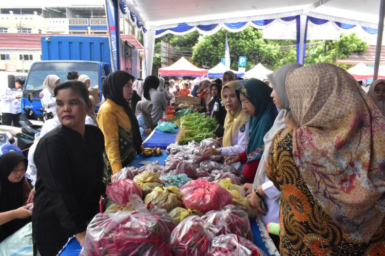 Tindaklanjuti Arahan Bupati Muchendi, Pemkab OKI Gelar Pasar Murah dan Layanan Publik Serentak