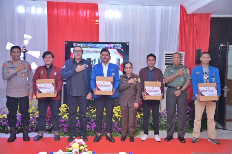 Kolaborasi Polda Jabar Bersama Mahasiswa dan Organisasi Pemuda Salurkan Bansos Polri Presisi, Sambut Bulan Suci Ramadhan