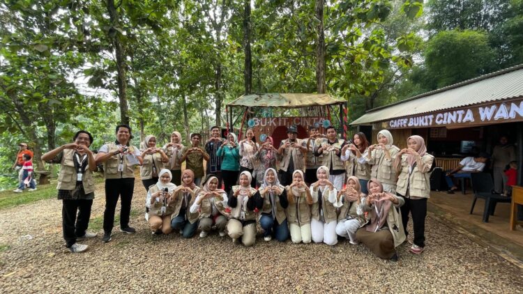 Mahasiswa KKN Unsika Gandeng UMKM Lokal Gelar Kegiatan Festivillage UMKM di Bukit Cinta Wanawali Mahasiswa KKN Unsika Gandeng UMKM Lokal Gelar Kegiatan Festivillage UMKM di Bukit Cinta Wanawali