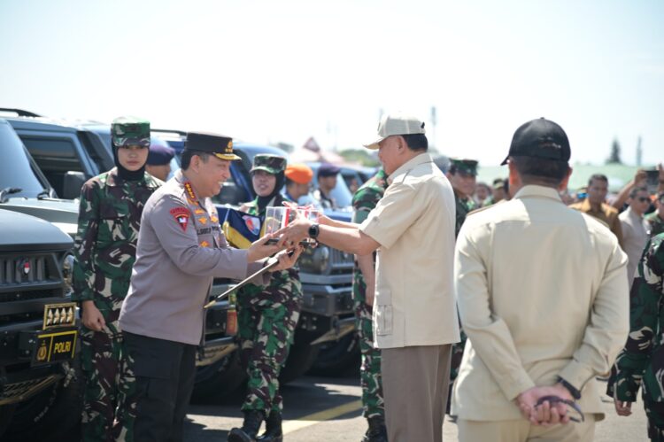 Penyerahan 700 Unit Kendaraan Operasional Maung Mv3 Produk Pt Pindad