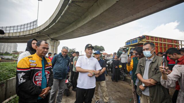 Wakil Wali Kota Erwin: Tumpukan Sampah di Flyover Ciroyom Akan Segera Diperbaiki,