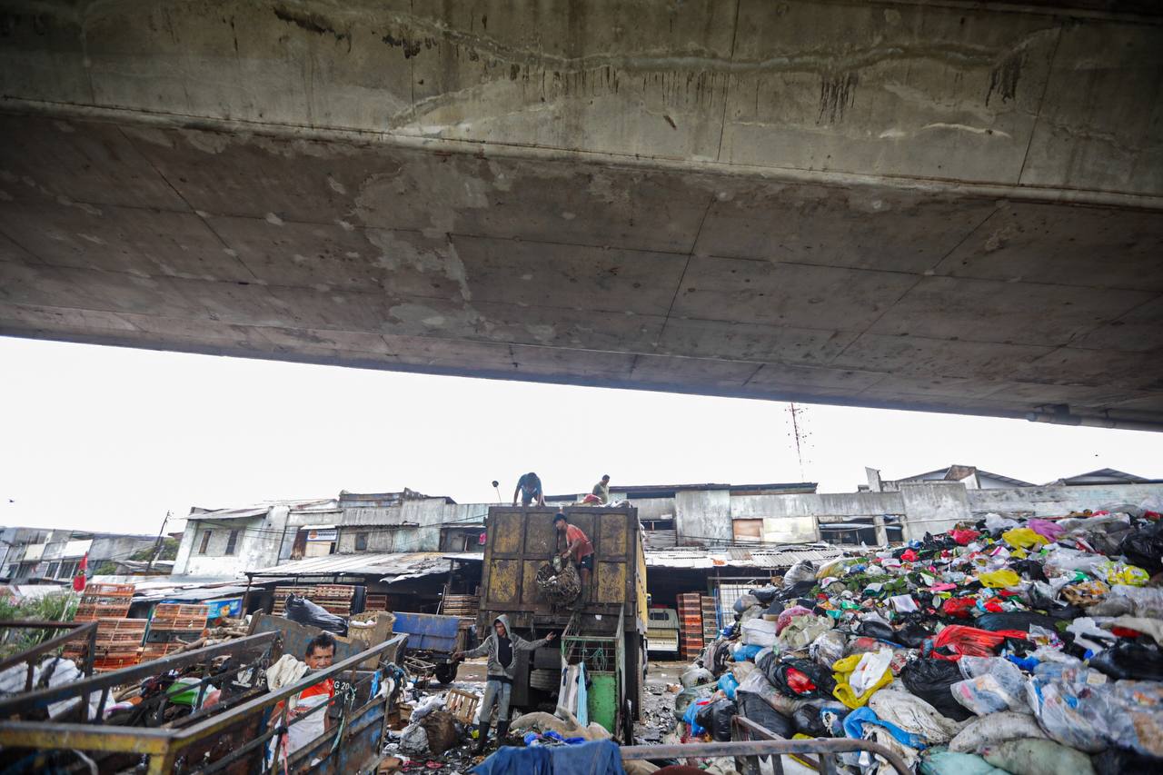 Wakil Wali Kota Erwin: Tumpukan Sampah di Flyover Ciroyom Akan Segera Diperbaiki