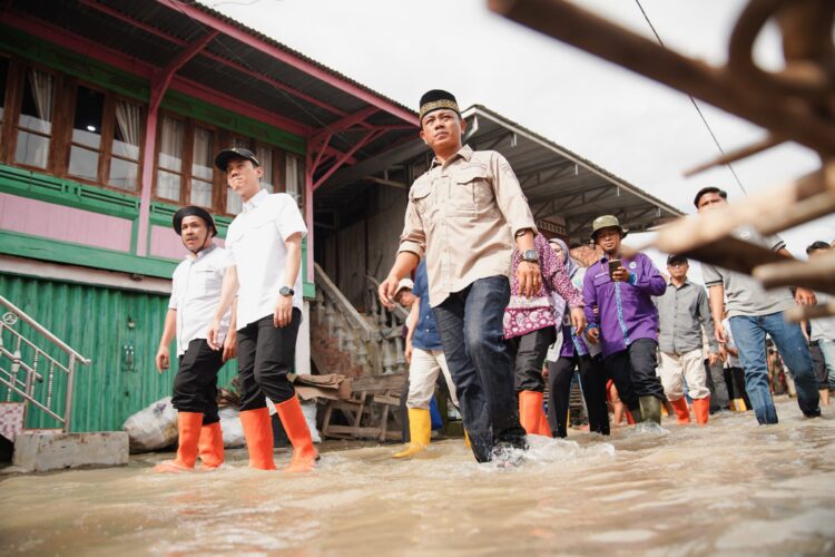 Baru Pulang Retret, Bupati dan Wabup OKI Tancap Gas Tinjau Warga Terdampak Banjir