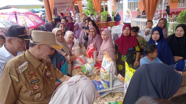 Bupati Pessel Hendrajoni Tinjau OPM di Balai Kamih Kambang 