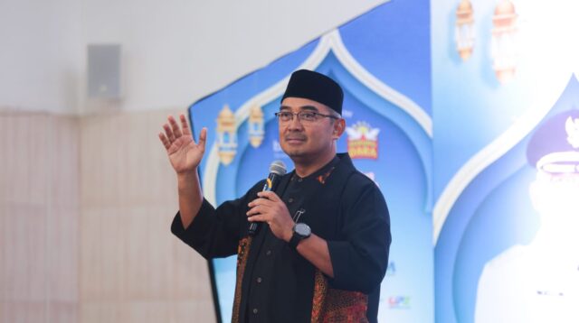 Wali Kota Farhan Ajak Masyarakat Kembali pada Keutamaan Al-Qur'an di Semarak Ramadan Bandung Utama