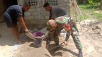 Membantu Kesulitan Masyarakat, Babinsa Waingapu Kerja Bakti Bangun Rumah Warga Membantu Kesulitan Masyarakat, Babinsa Waingapu Kerja Bakti Bangun Rumah Warga