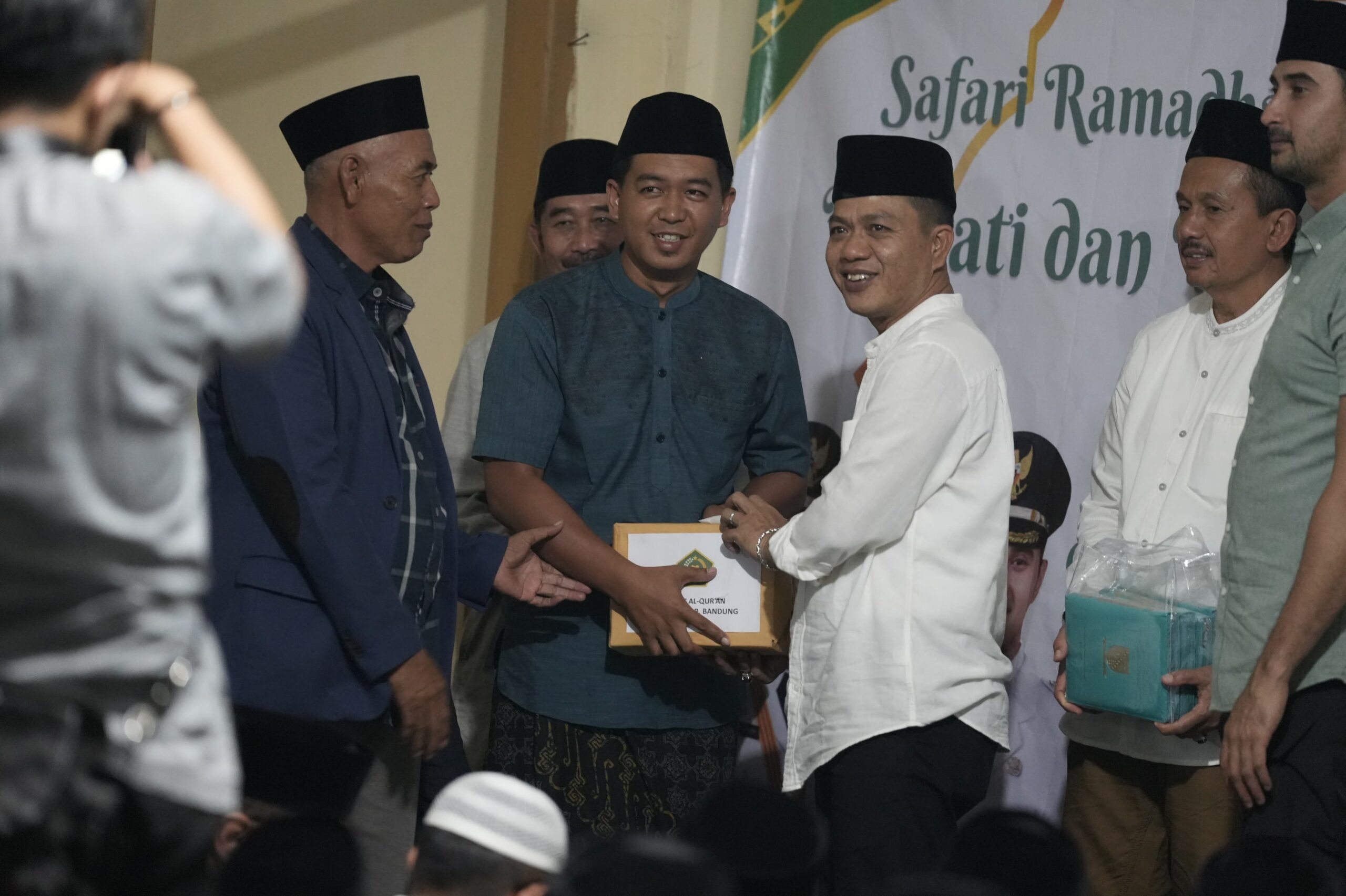 Bupati Bandung Dadang Supriatna Gelar Tarawih Keliling di Kampung Pesantren, Cikancung