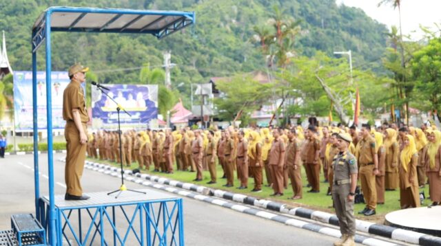 Pimpin Apel Gabungan Perdana: Hendrajoni Tegaskan Hanya Butuh Aparatur yang Disiplin dan Mau Bekerja