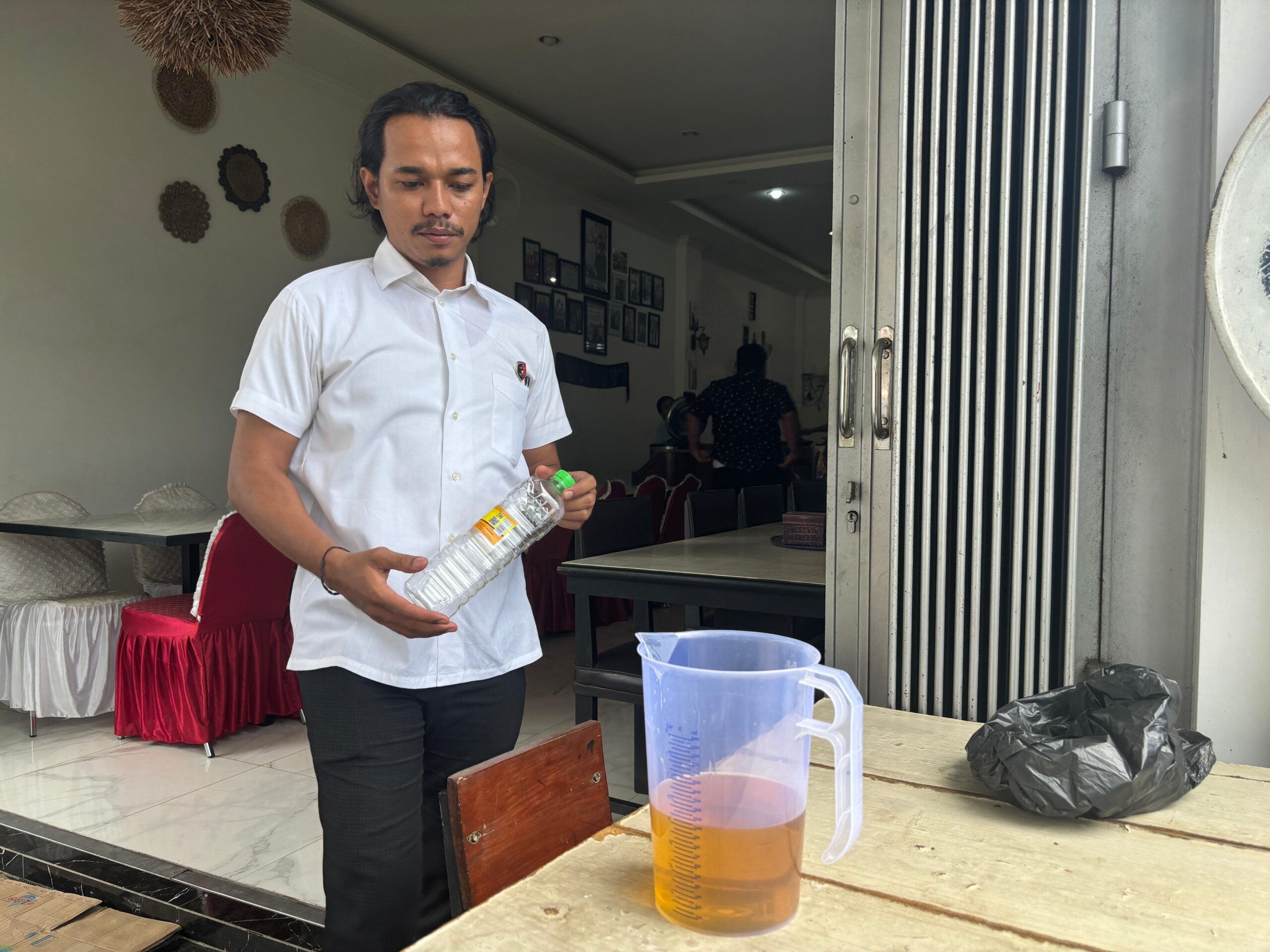 Polisi Sidak Peredaran Produk Minyak Goreng Merek Minyakita di Labuan Bajo