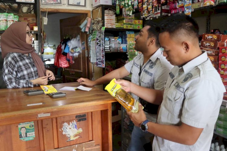 Satreskrim Polres Sumba Barat Gelar Sidak Minyak Goreng