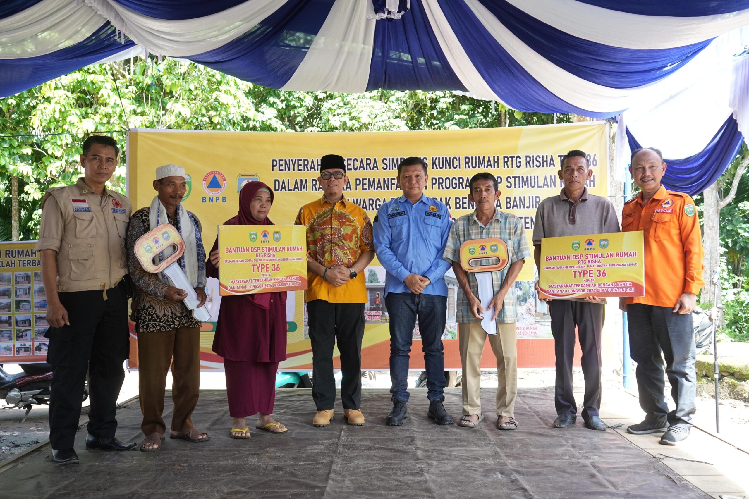 Bupati OKU Teddy Meilwansyah Serahkan RTG RISHA Ke Masyarakat, Minta Pembangunan Dipercepat.