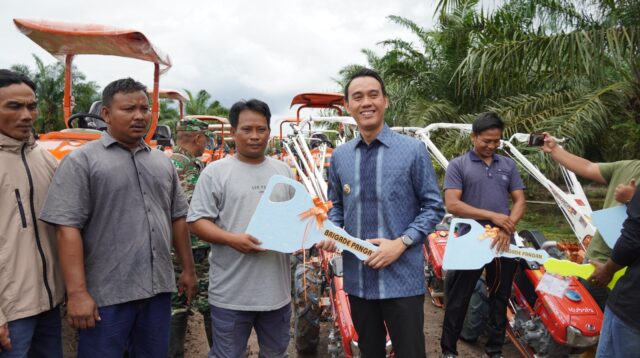 H. Muchendi Dorong Petani OKI Peroleh Nilai Tambah dari Bantuan Alsintan