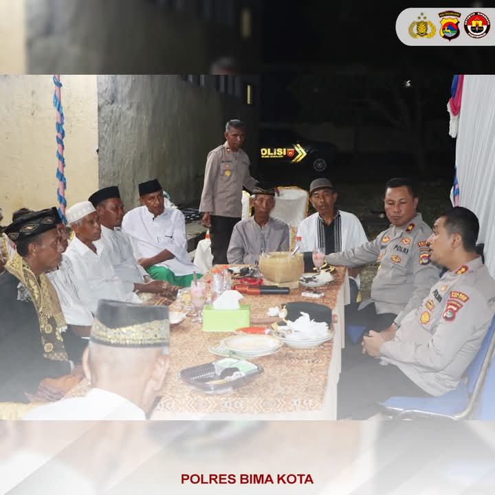 Kapolres Bima Kota Gelar Buka Puasa Bersama Masyarakat di Mako Polsek Ambalawi