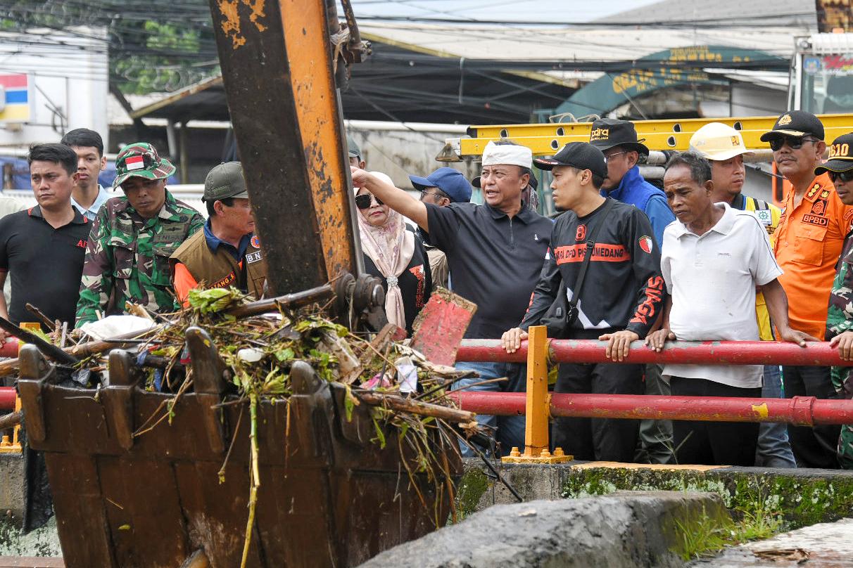 Sekda Jabar Tinjau Banjir Cimanggung, Tekankan Pencegahan dan Solusi