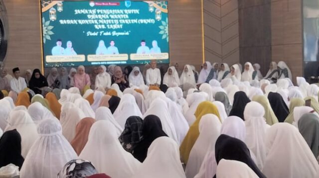 Bahas Keutamaan Sholat Tasbih Di Bulan Ramadhan Pada Pengajian Rutin Dharma Wanita BKMT Lahat