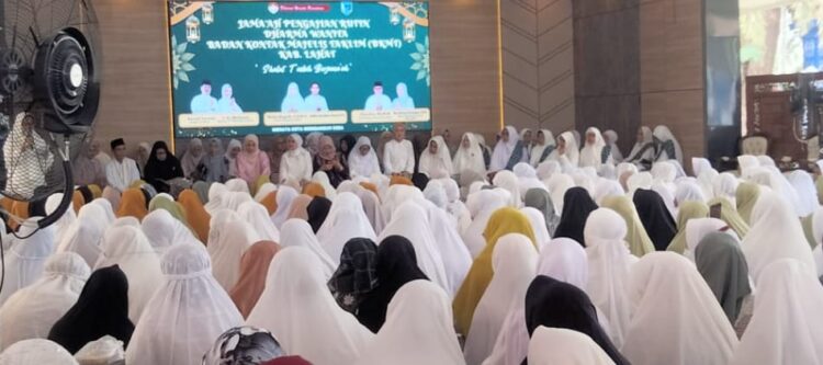 Bahas Keutamaan Sholat Tasbih Di Bulan Ramadhan Pada Pengajian Rutin Dharma Wanita BKMT Lahat
