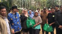 Korban Banjir Pelangai Gadang Terima Bantuan Sembako dari Lisda Hendrajoni