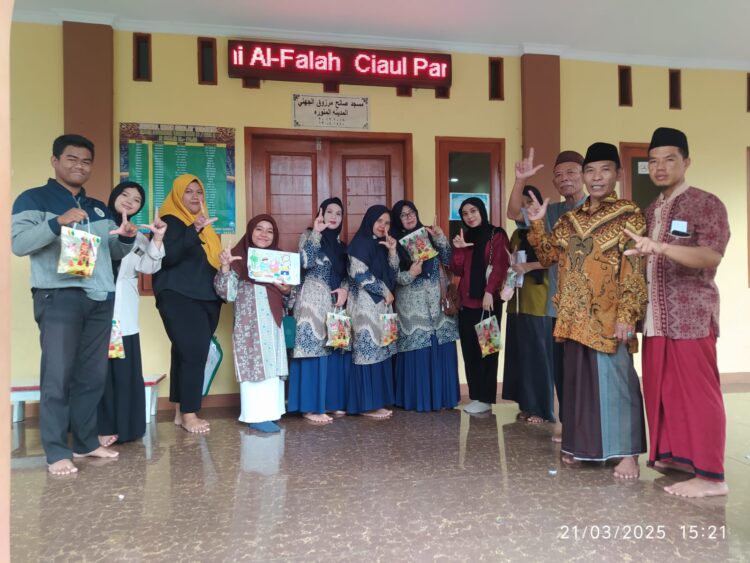 Ratusan Anak Semarakkan Lomba Mewarnai di Madrasah Al-Falah, Dorong Kreativitas Sejak Dini Ratusan Anak Semarakkan Lomba Mewarnai di Madrasah Al-Falah, Dorong Kreativitas Sejak Dini