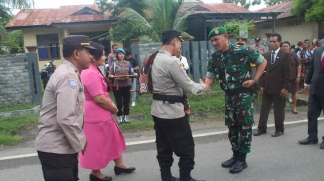 Dandim 1601/Sumba Timur Hadiri Penyambutan Kapolres Sumba Timur Yang Baru