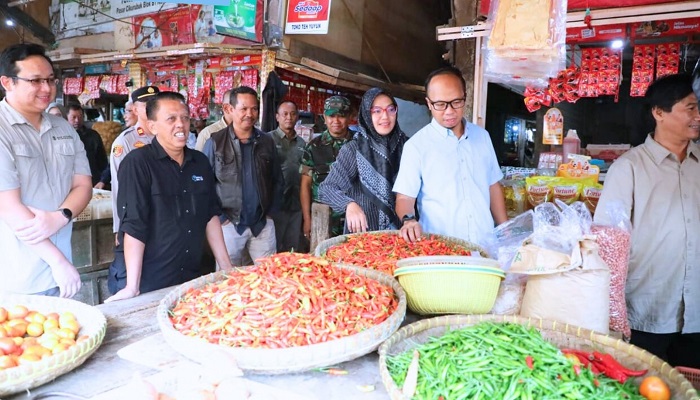 Peninjauan Stok Bahan Pangan Wali Kota Tasikmalaya pada Hari Pertama Puasa Ramadhan 1446H