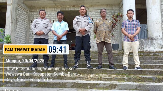 Personil Anggota Polsek Wewewa Barat Melaksanakan Pengamanan Ibadah Paskah di Gereja GKS Waimangura