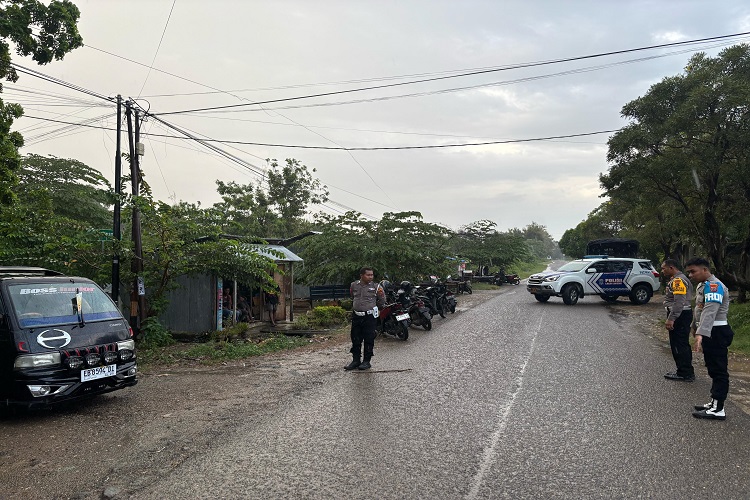 Gunakan Bahu Jalan, Petugas Gabungan Berhasil Tertibkan Pedagang Liar