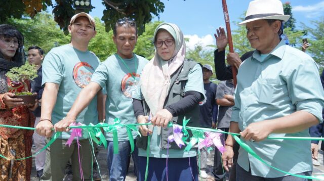 Pameran dan Kontes Bonsai Lokal Terbuka "Bedaskeun Bonsai":Wahana Edukasi Pelestarian Alam